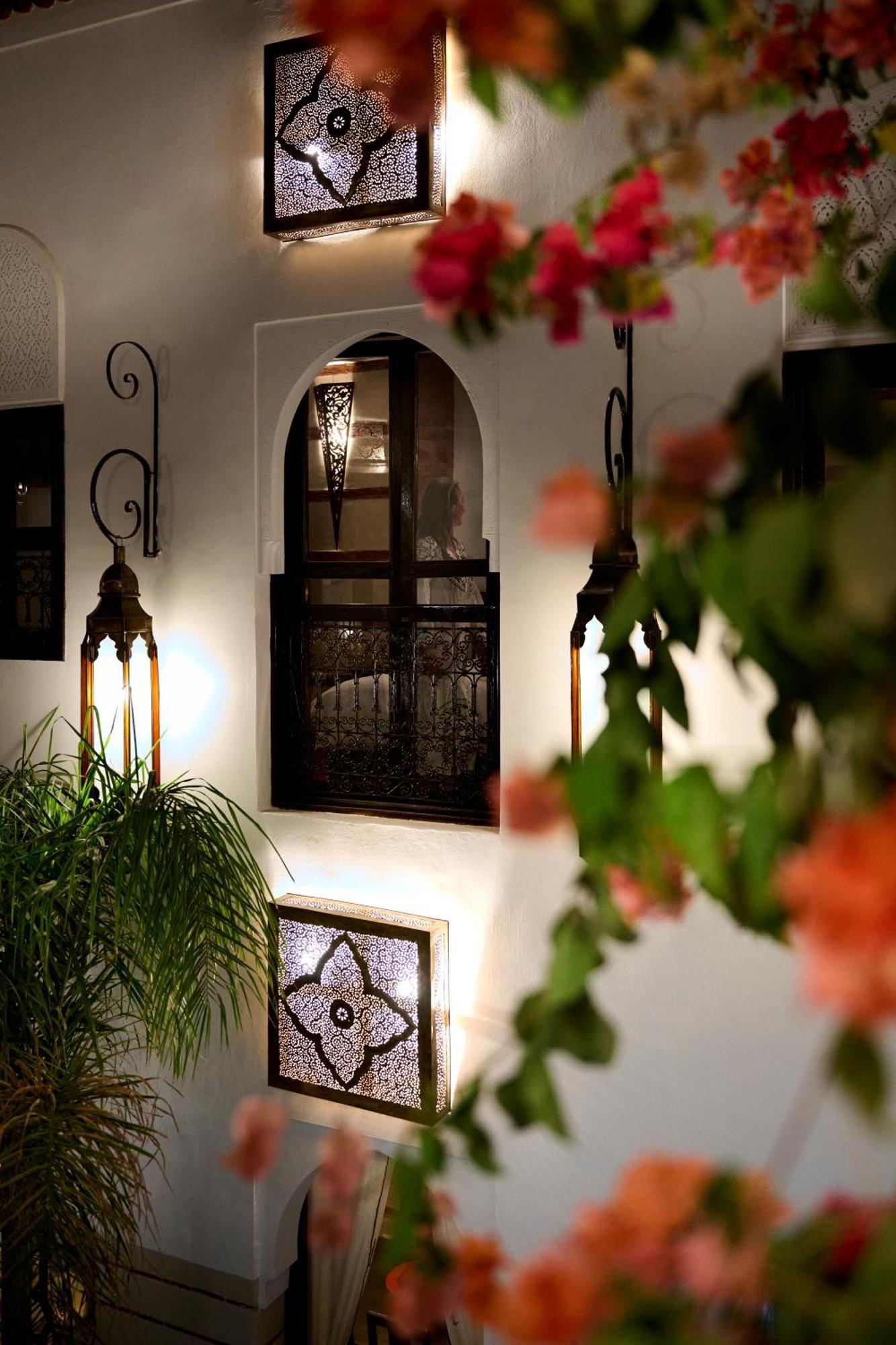 Riad Dar Amanza En Exclusivite Avec 4 Chambres Au Coeur De La Medina Marrakesh Exteriör bild