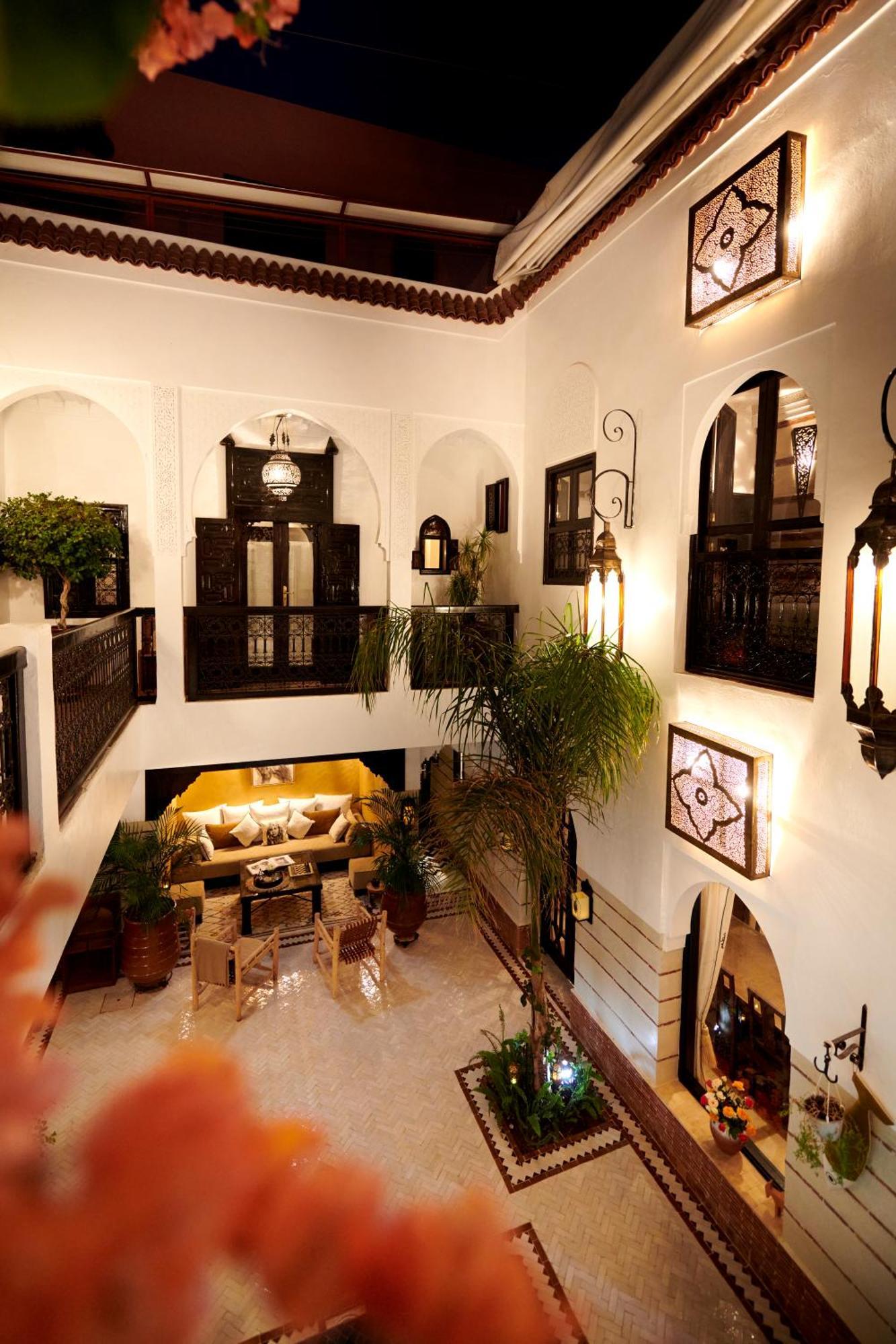 Riad Dar Amanza En Exclusivite Avec 4 Chambres Au Coeur De La Medina Marrakesh Exteriör bild